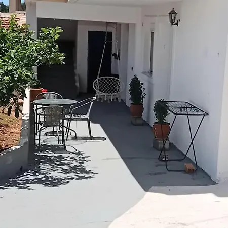 Boyzianas Home Karavados Exterior photo